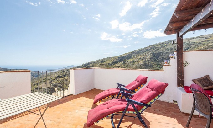 Rubite House | Holiday Home "Zarzamora De Rubite" with Sea Views, Private Terrace and Wi-Fi