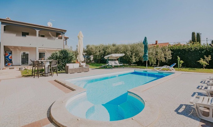 Kastel House | Holiday house Buje for 1 - 10 persons with 4 bedrooms - Row house