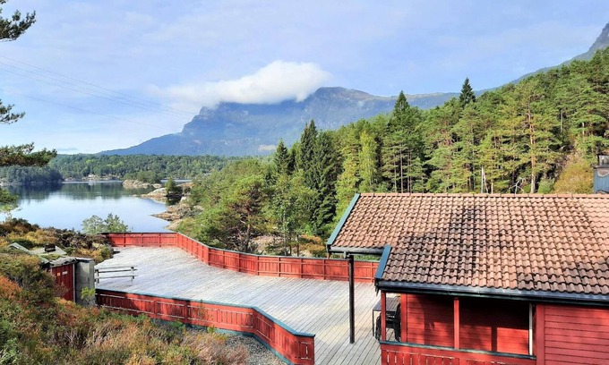 Suldal House | Holiday house Hebnes for 1 - 6 persons with 3 bedrooms - Holiday house