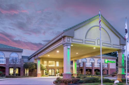 Auburn Hotel | Holiday Inn Auburn by IHG
