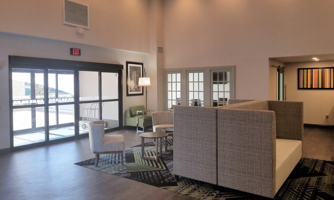 Dentsville Hotel | Holiday Inn Express Columbia NE - Fort Jackson by IHG