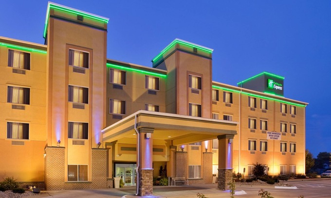 Fremont Hotel | Holiday Inn Express Fremont by IHG