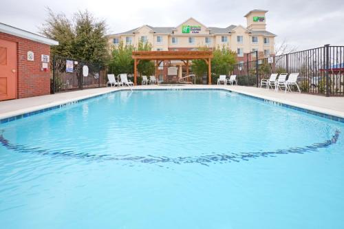 Grand Prairie Hotel | Holiday Inn Express Hotel & Suites Dallas - Grand Prairie I-20 by IHG