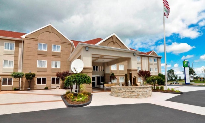 Gypsum Hotel | Holiday Inn Express Hotel & Suites Port Clinton-Catawba Island by IHG