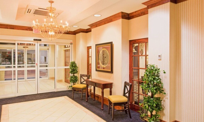 Lucedale Hotel | Holiday Inn Express Lucedale by IHG