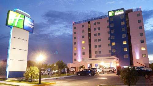 Xcumpich Hotel | Holiday Inn Express Mérida by IHG