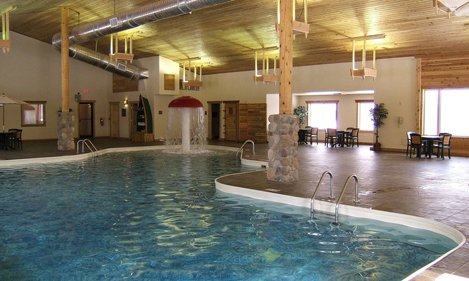 Munising Hotel | Holiday Inn Express Munising-Lakeview by IHG