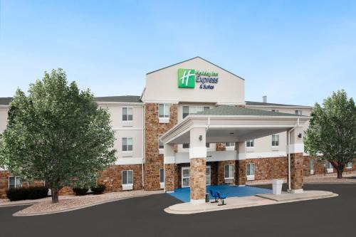 Pekin Hotel | Holiday Inn Express Pekin - Peoria Area by IHG