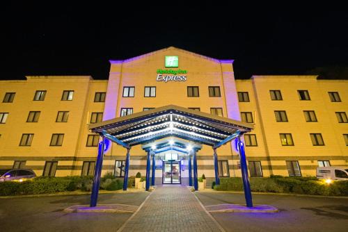 Poole Hotel | Holiday Inn Express Poole by IHG