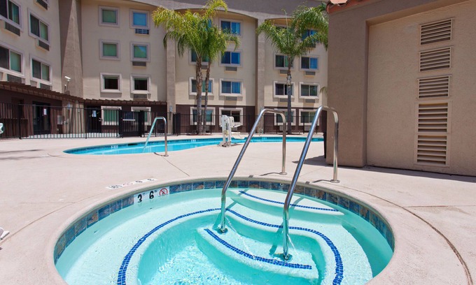 Colton Hotel | Holiday Inn Express San Bernardino - Colton by IHG