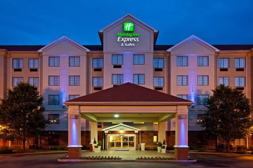 Indianapolis Hotel | Holiday Inn Express & Suites Indianapolis - East by IHG