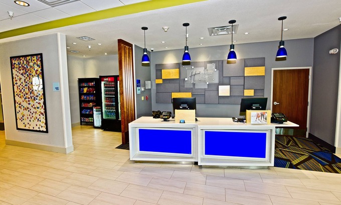 Perryville Hotel | Holiday Inn Express & Suites Perryville by IHG