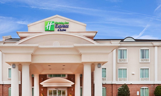 Waxahachie Hotel | Holiday Inn Express & Suites Waxahachie by IHG