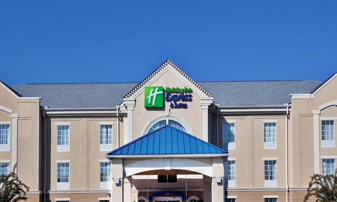 Orangeburg Hotel | Holiday Inn Express & Suites Orangeburg by IHG