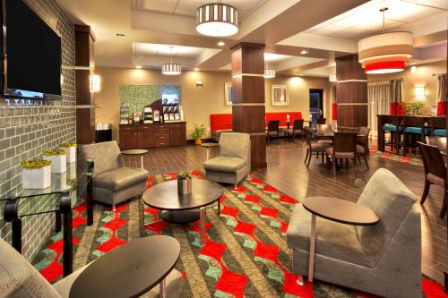 Oak Ridge Hotel | Holiday Inn Express & Suites Oak Ridge by IHG