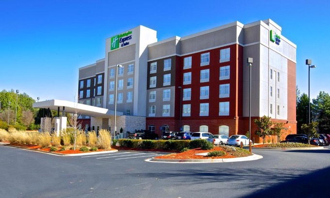 Gwinnett Place Hotel | Holiday Inn Express & Suites Atlanta NE- Duluth by IHG