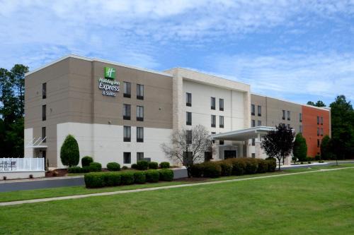 Durham Hotel | Holiday Inn Express & Suites Raleigh Durham Airport at RTP by IHG