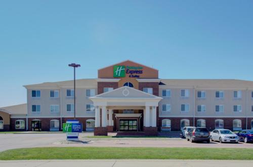 Le Mars Hotel | Holiday Inn Express & Suites Le Mars by IHG