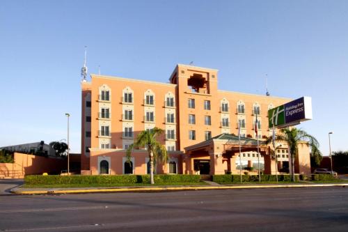 Torreon Hotel | Holiday Inn Express Torreon by IHG