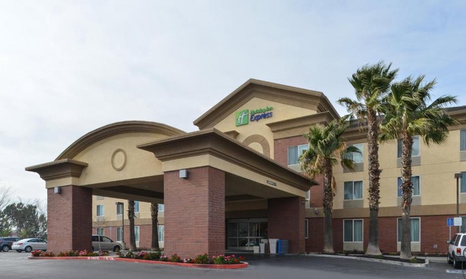 Woodland Hotel | Holiday Inn Express Woodland by IHG