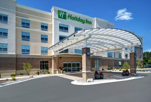 Walker Hotel | Holiday Inn Grand Rapids North - Walker by IHG