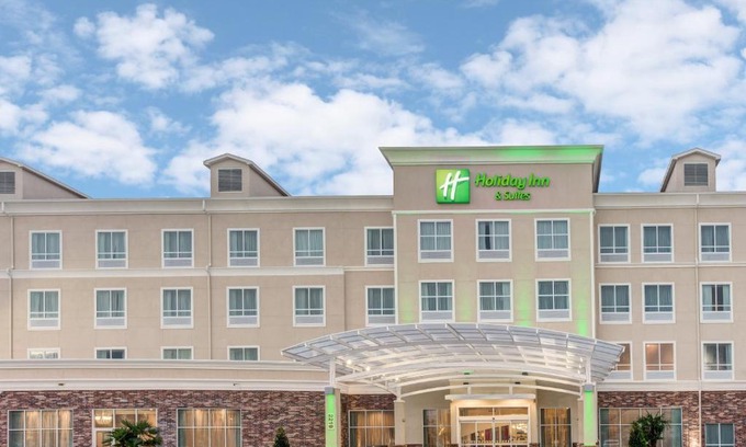 Lafayette Hotel | Holiday Inn Lafayette North by IHG