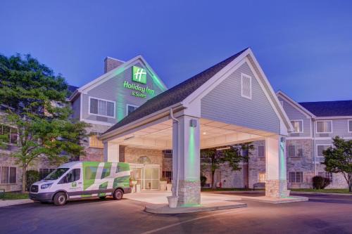 Milwaukee Hotel | Holiday Inn Milwaukee Airport by IHG