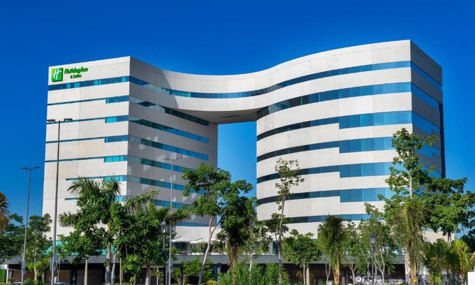 Merida Municipality Hotel | Holiday Inn & Suites - Merida La Isla by IHG