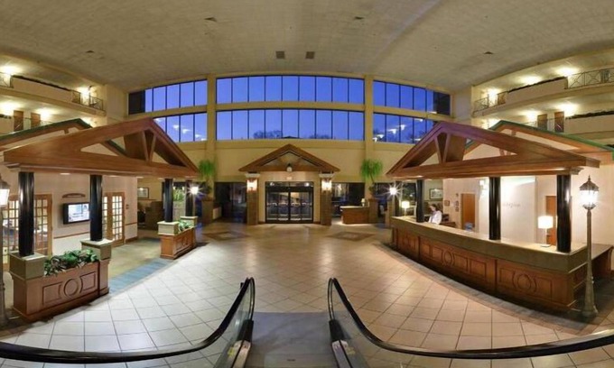 University District Hotel | Holiday Inn University of Memphis All Suite by IHG