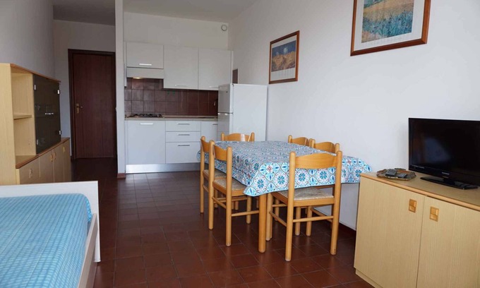 Porto Santa Margherita Apartment | Holiday apartment opposite the beach