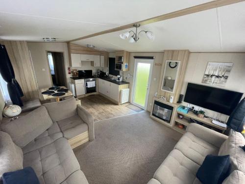 Leysdown-on-Sea Resort | Holiday Park Caravan Fluffy in Harts Holiday Park