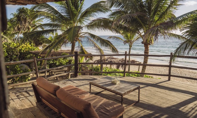 Zona Hotelera Villa | Holistic beachfront villa in the Sian Kaan | Tulum reserve for 14 people.