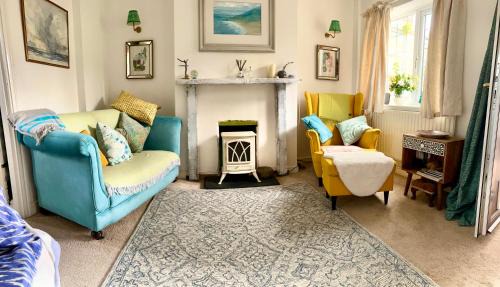 Edwinstowe House | Holly Cottage Cosy Home In Sherwood Forest