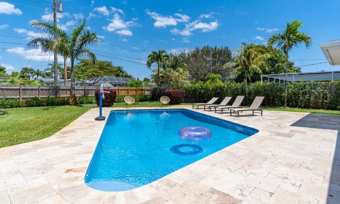 Hollywood Hills House | Hollywood Paradise Luxury 4BR 3BA Home and Outdoor Fun with Heated Pool