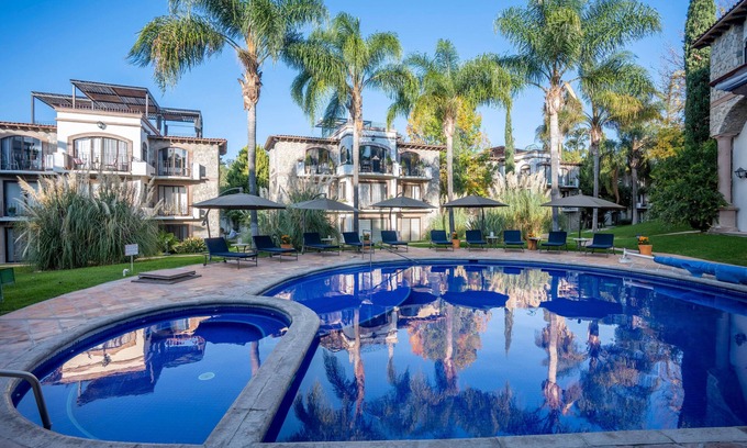 Colonia Aurora Apartment | HOLT - Boutique 2BR Puente Viejo Residencial