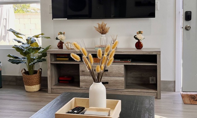 Westminster House | Home Away from Home. 15' from Disneyland