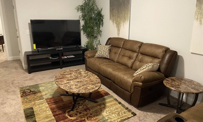 Port Wentworth House | Home Away from Home>4Br3.5BathParkBikeTrailPoolGymPondCamerasWiFi