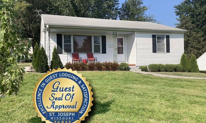 St. Joseph House | Home Away From Home! Clean & Comfy 2-bedroom Home