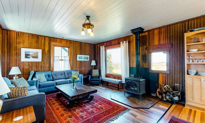 Mendocino House | Home & cottage with stunning views, fireplaces, sauna, and high-speed WiFi