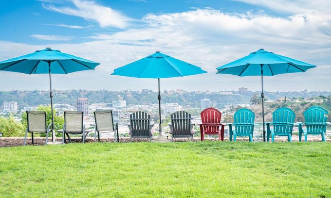 Birdland House | Home Ensuite With Panoramic City View