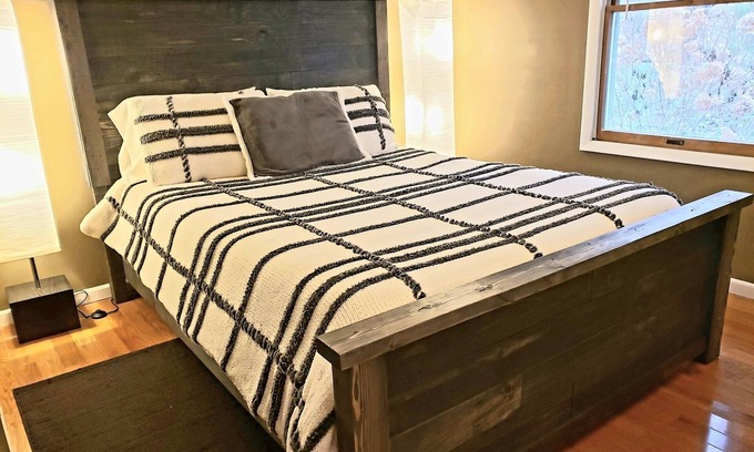 Newaygo Apartment | Home Run! Room at Newaygo Bed & Breakfast