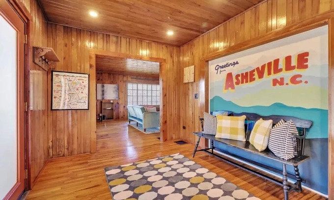 Arden House | Home + Tiny Home 15 mins to Asheville! Firepit-Hot tub-Dog Friendly-Games Galore