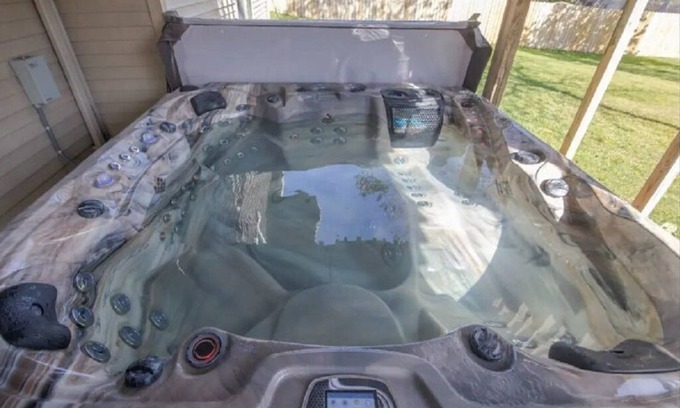 Clive House | Home w/Hot Tub -Spacious, Quiet Neighborhood Near Des Moines, IA.