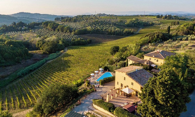 Tavarnelle Val di Pesa Apartment | Home with pool and views in Chianti near Florence