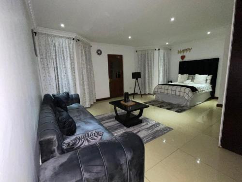 Greater Johannesburg Metropolitan Area House | Homely Palace Guesthouse
