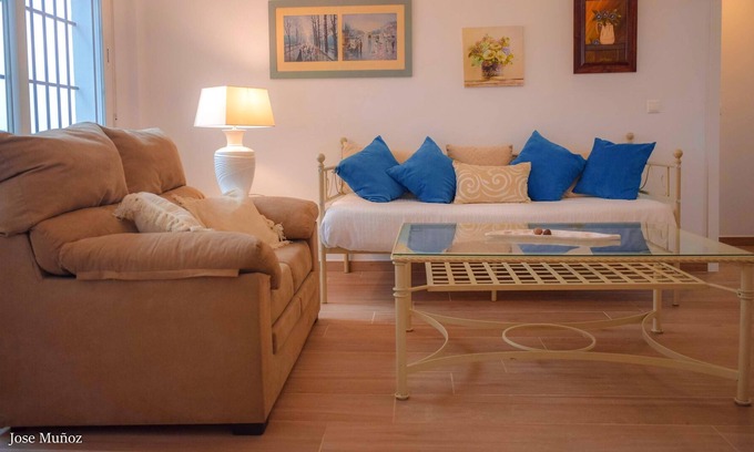 Penaflor Apartment | Homerez - Amazing appartement for 4 ppl. at Peñaflor