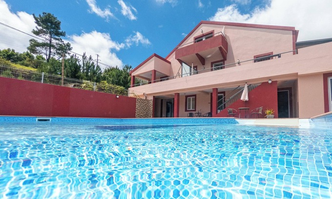 Prazeres Apartment | Homerez - Apartment in Prazeres