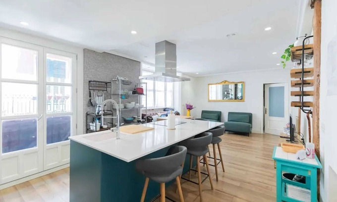 Bilbao Old Town Apartment | Homerez - Apt. Bilbao Internet