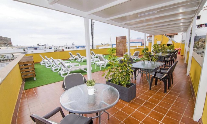 Lomo Quiebre Apartment | Homerez - Apt in Lomo Quiebre, sea view