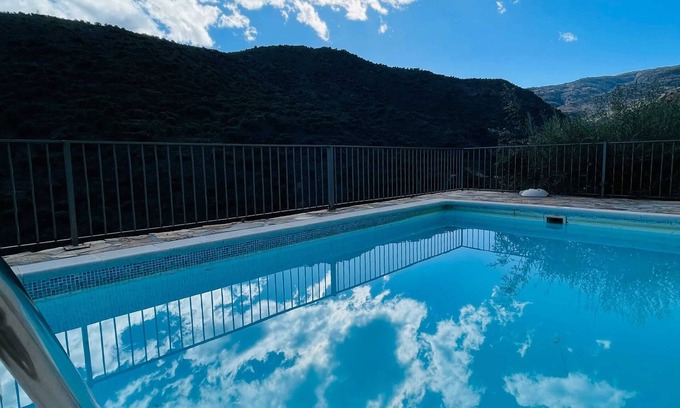 Laroya House | Homerez - Charming House in Laroya with Jacuzzi